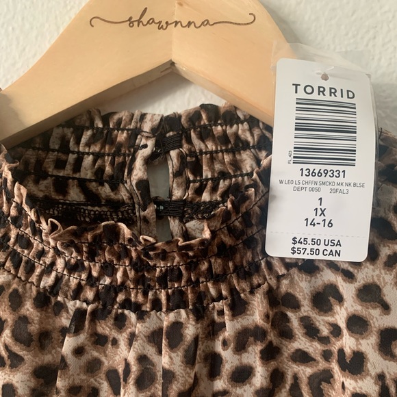 💋 LEOPARD SHEER CHIFFON SMOCKED MOCK NECK BLOUSE - Picture 5 of 5